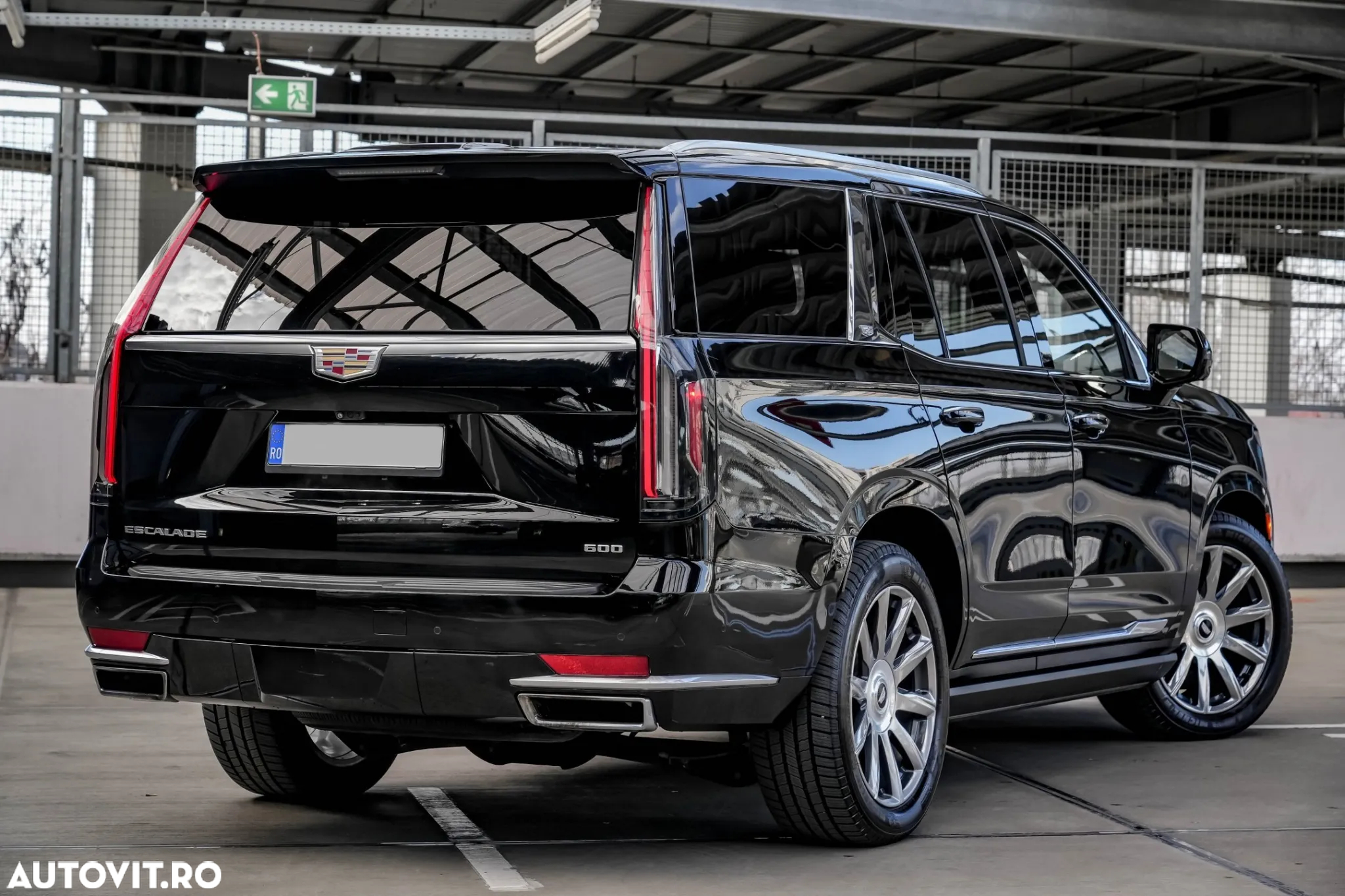Cadillac Escalade - 7