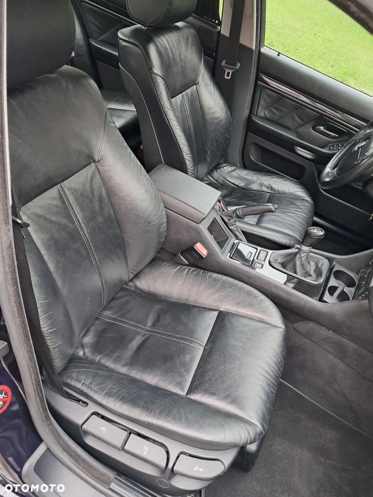 BMW Seria 5 523i - 10