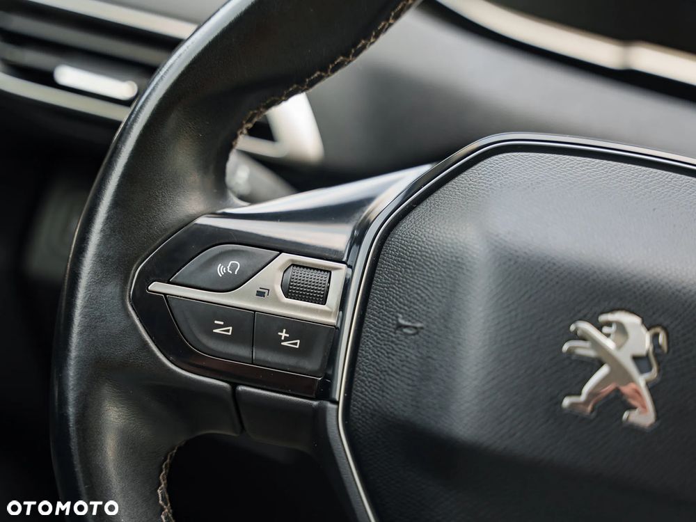 Peugeot 3008 1.5 BlueHDi Allure S&S - 21