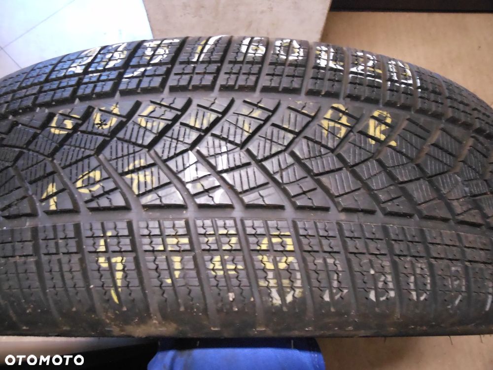 opona pojedyńcza 235/60r20 goodyear ultra grip performance + 7,9mm zima - 1