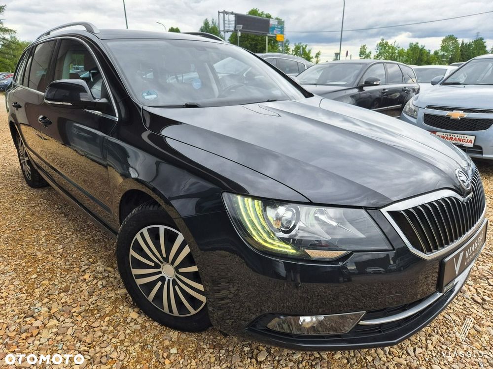 Skoda Superb 2.0 TDI DSG Exclusive - 2