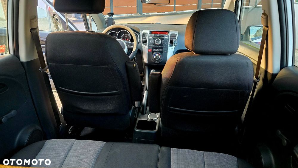 Kia Venga - 11
