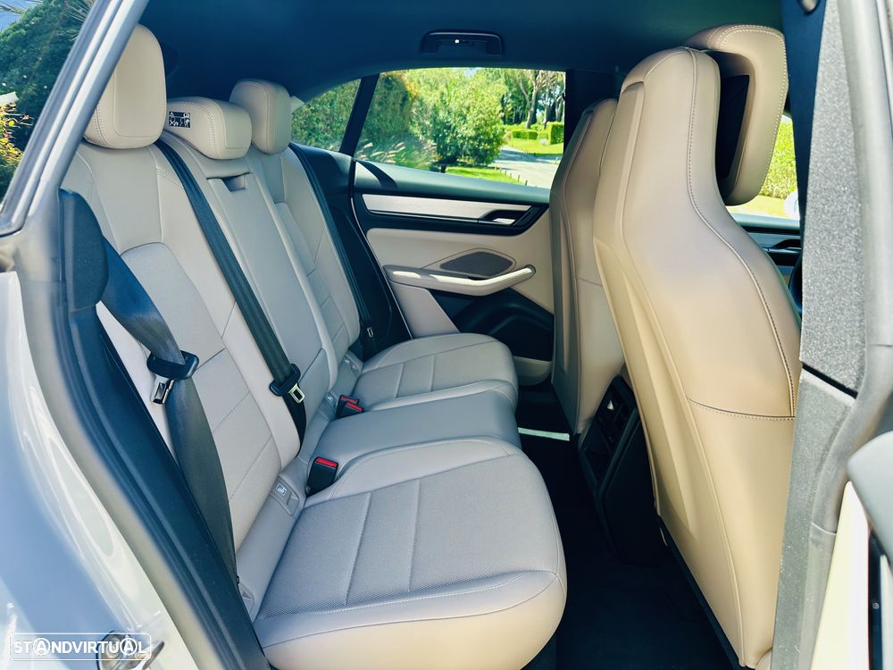 Porsche Macan Electric - 28