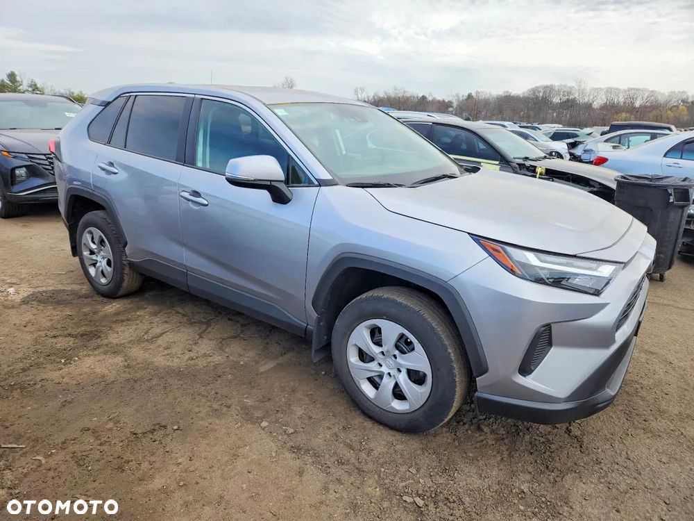 Toyota RAV4 - 1