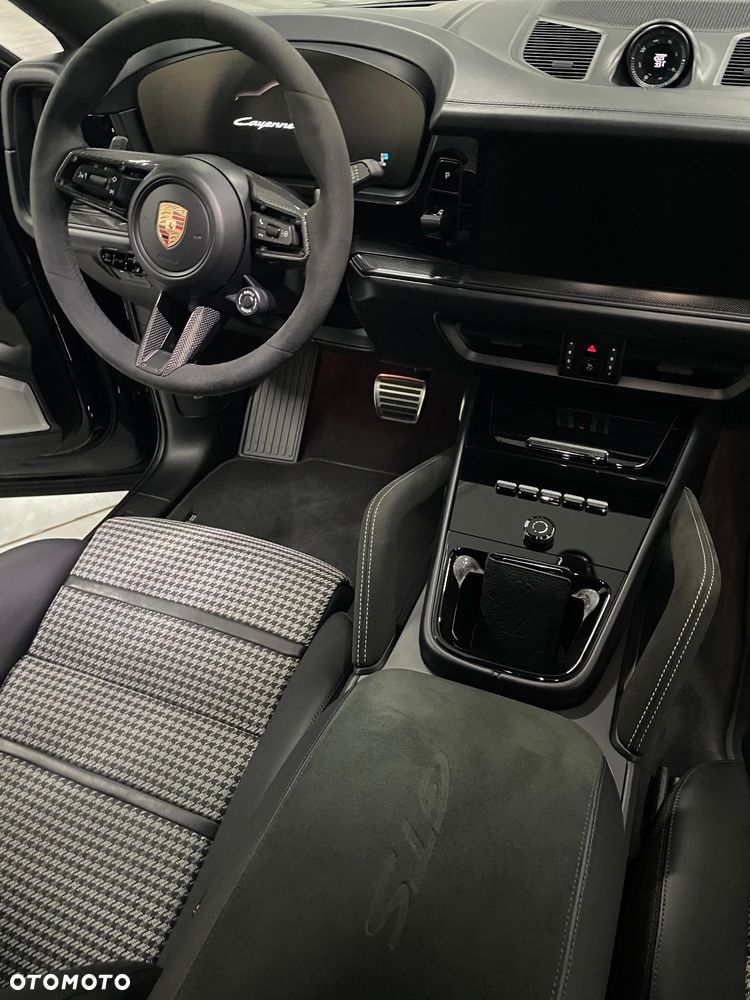 Porsche Cayenne - 21