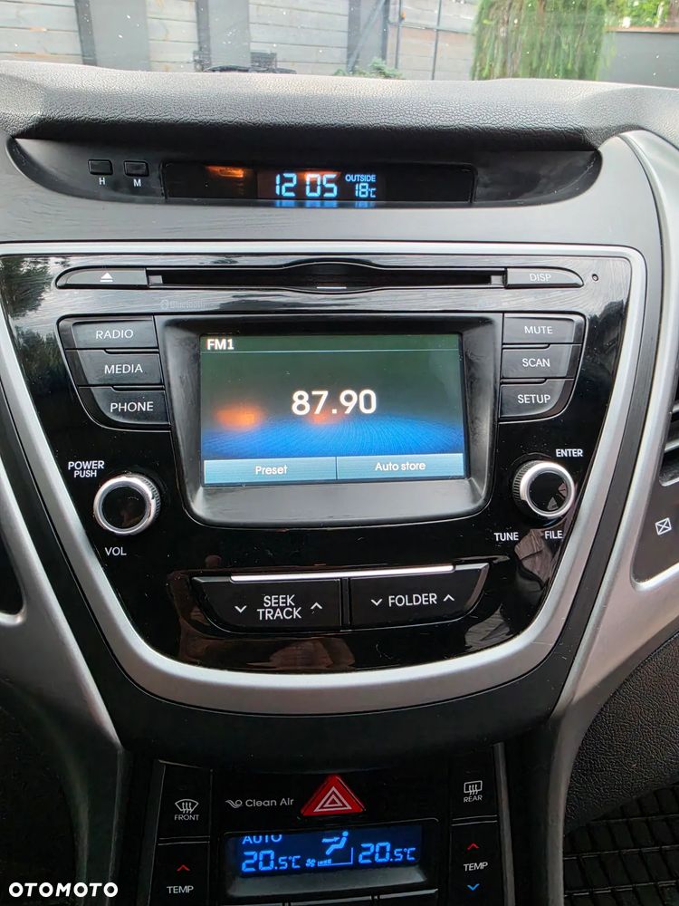 Hyundai Elantra 1.6 Style - 14