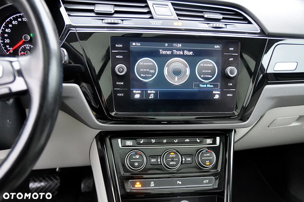 Volkswagen Touran 1.8 TSI BMT Highline DSG - 19