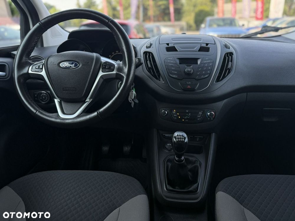 Ford Tourneo Courier - 12