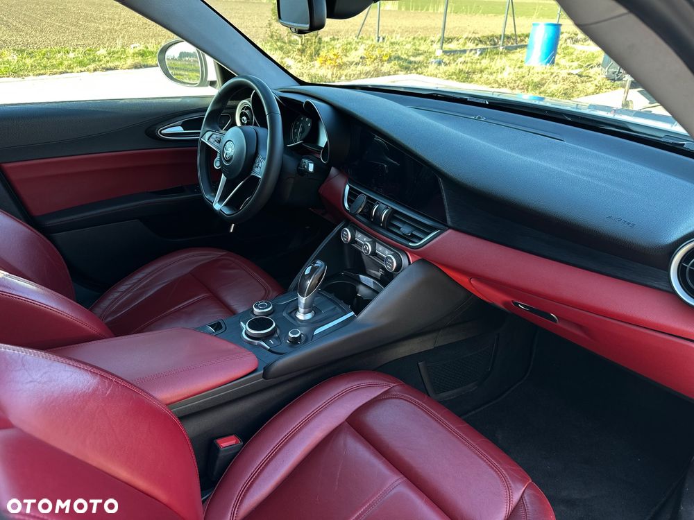 Alfa Romeo Giulia 2.0 Turbo Veloce - 14