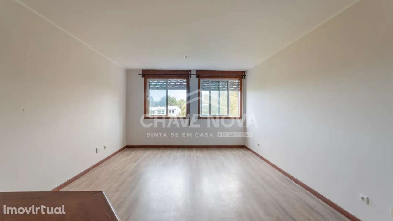 Apartamento T2 c/ Lugar de Garagem em Serzedo - Grande imagem: 5/34