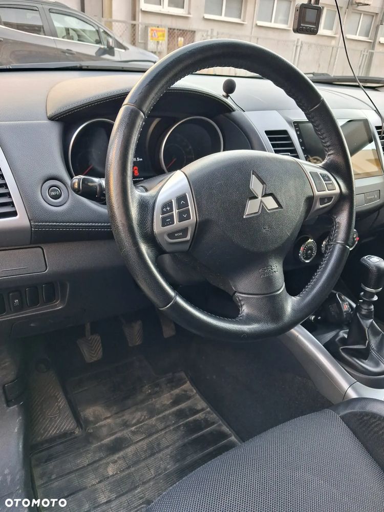 Mitsubishi Outlander 2.2 DID Intense EU5 - 12