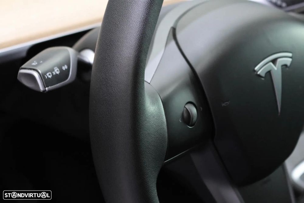 Tesla Model Y Long Range Dual Motor AWD - 20