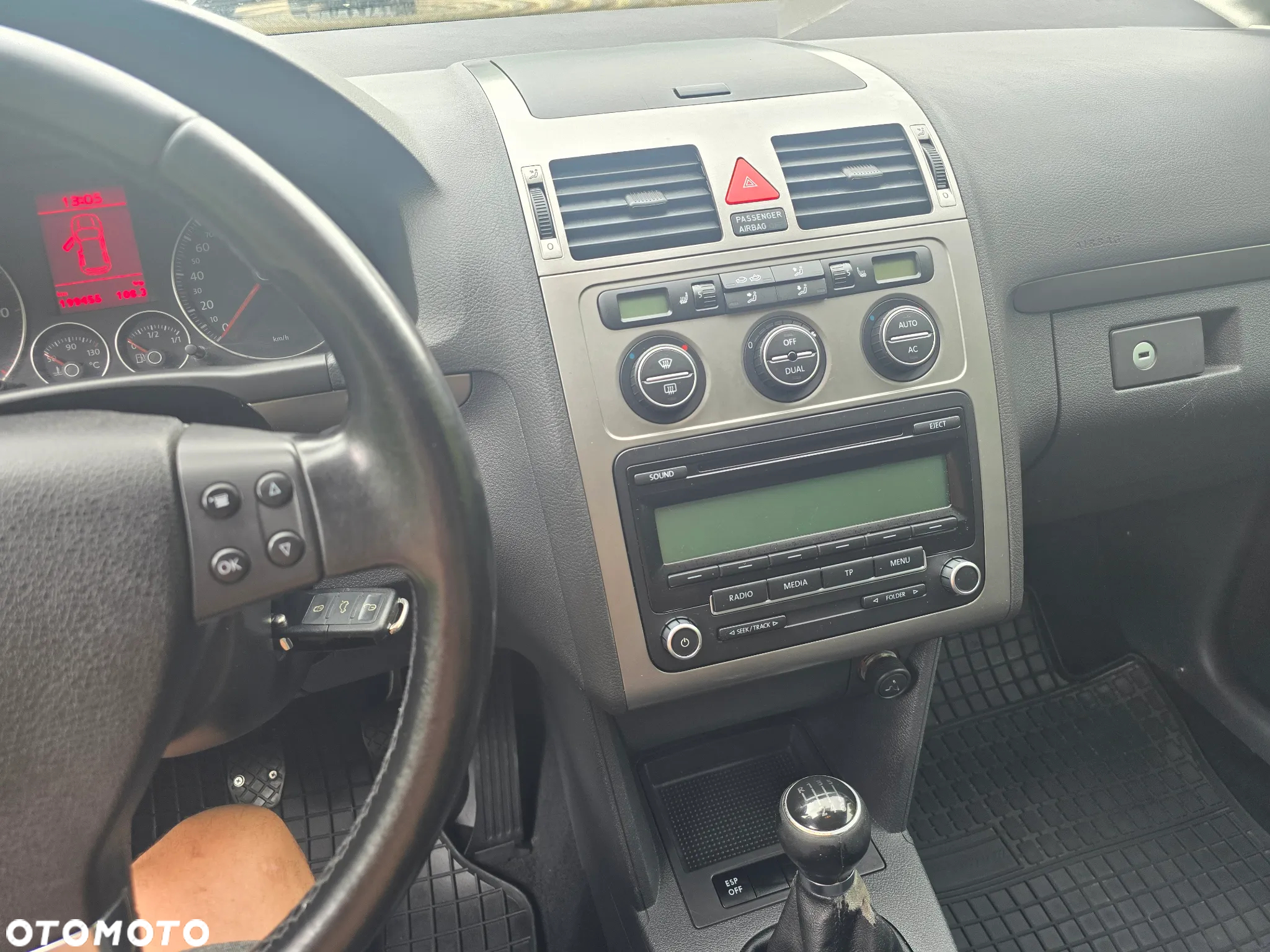 Volkswagen Touran 1.9 TDI Highline - 12