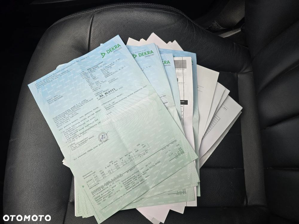 Mercedes-Benz Klasa E 350 CDI DPF BlueEFFICIENCY 7G-TRONIC Elegance - 37