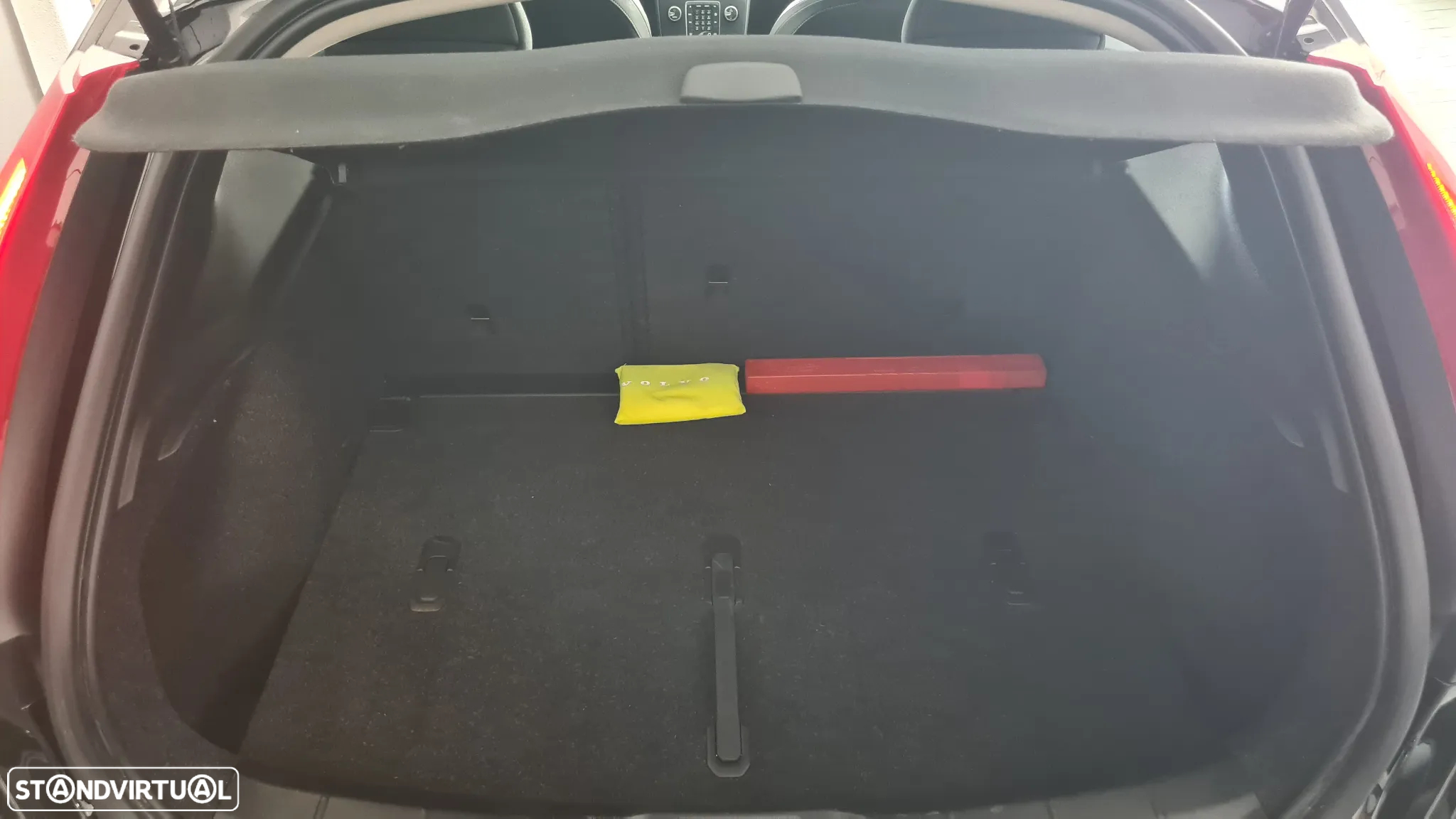 Volvo V40 2.0 D3 Momentum - 19