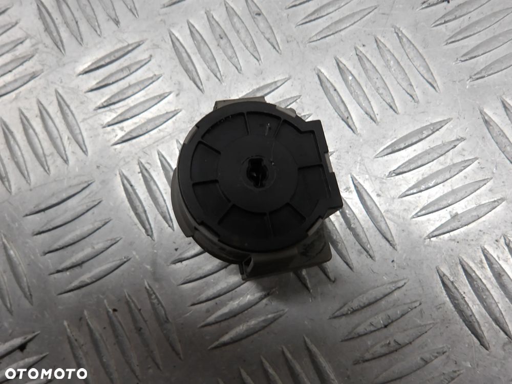 FORD FOCUS MK1 LIFT KOMBI 01-04 1.8D STACYJKA KLUCZYK WKŁADKA - 4