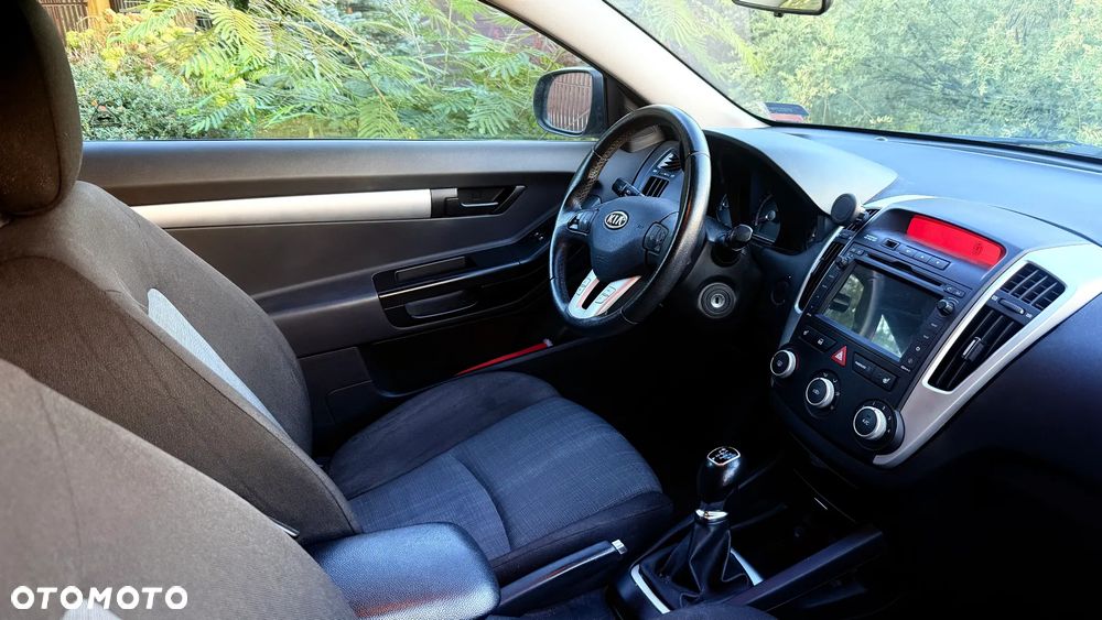Kia Ceed 1.4 Comfort + - 12