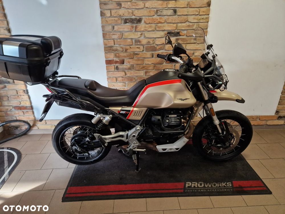 Moto Guzzi V85 - 3