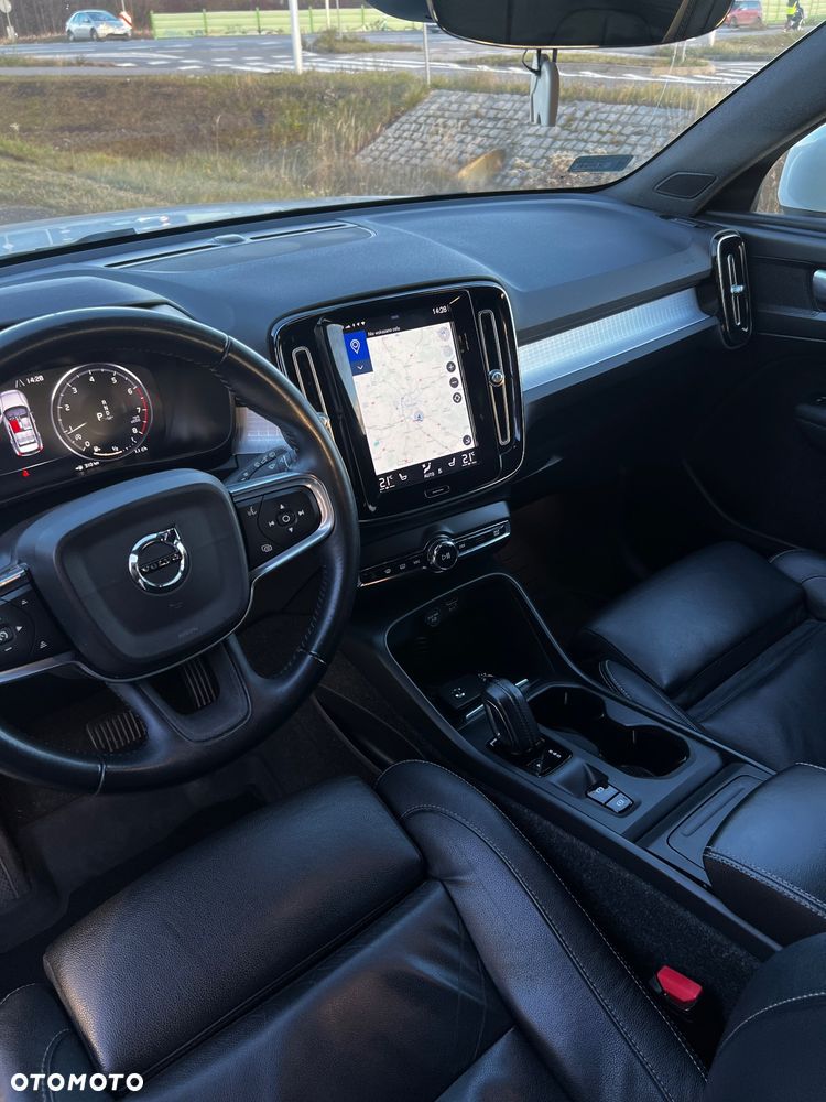 Volvo XC 40 T4 AWD Momentum Pro - 29