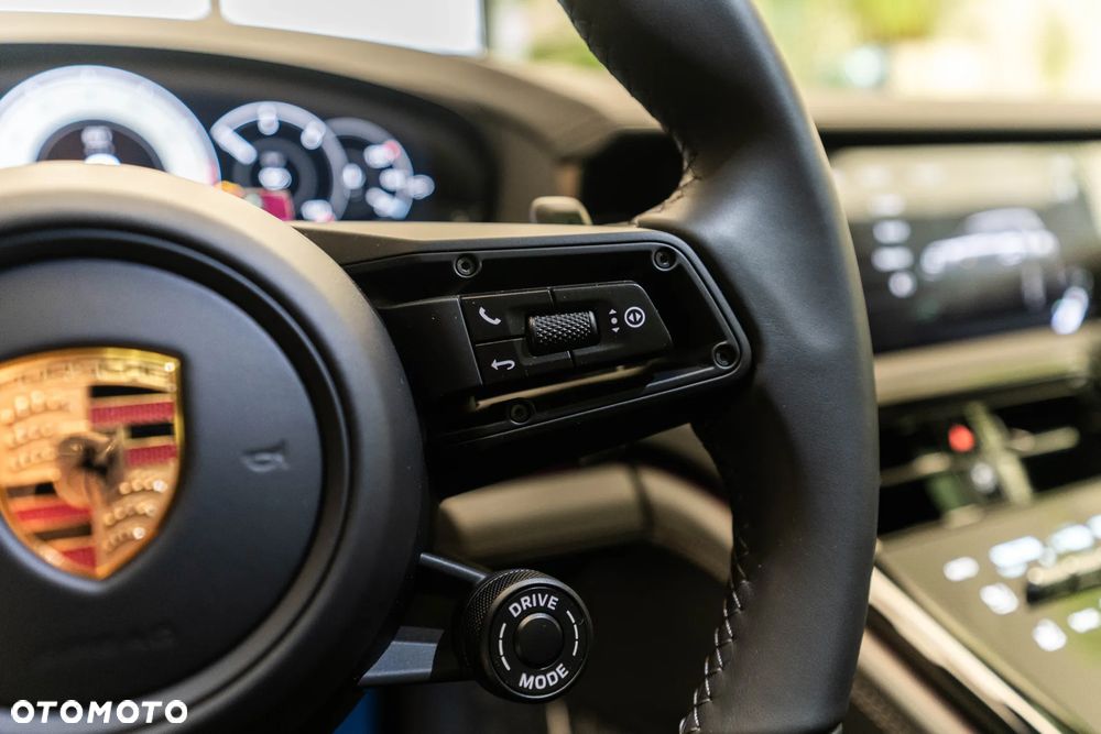 Porsche Panamera 4 E-Hybrid PHEV - 17