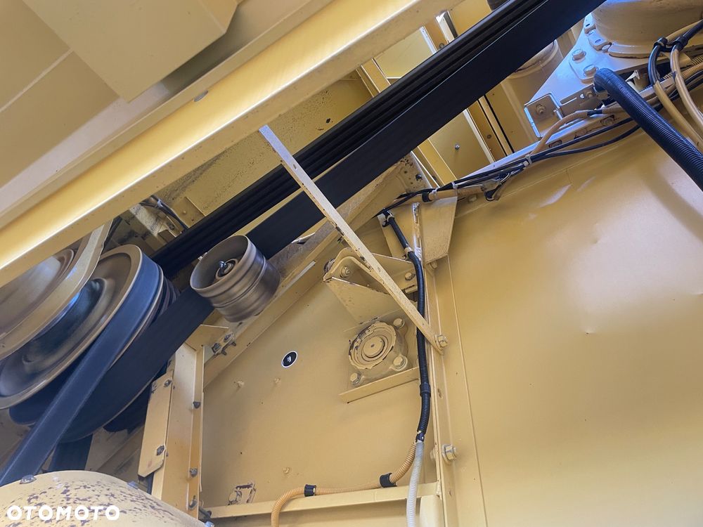 New Holland TX 32 - 14