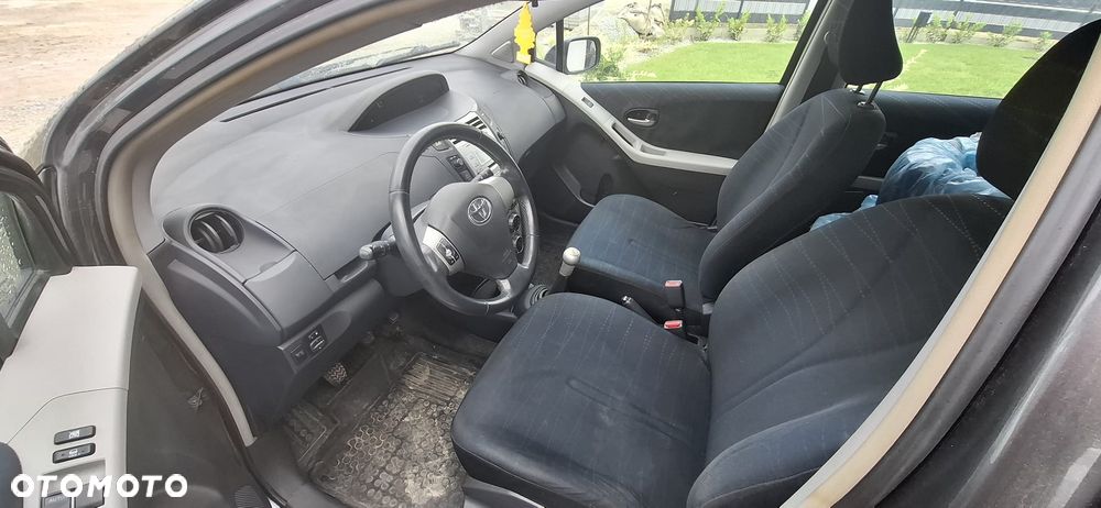 Toyota Yaris 1.3 Sol - 16