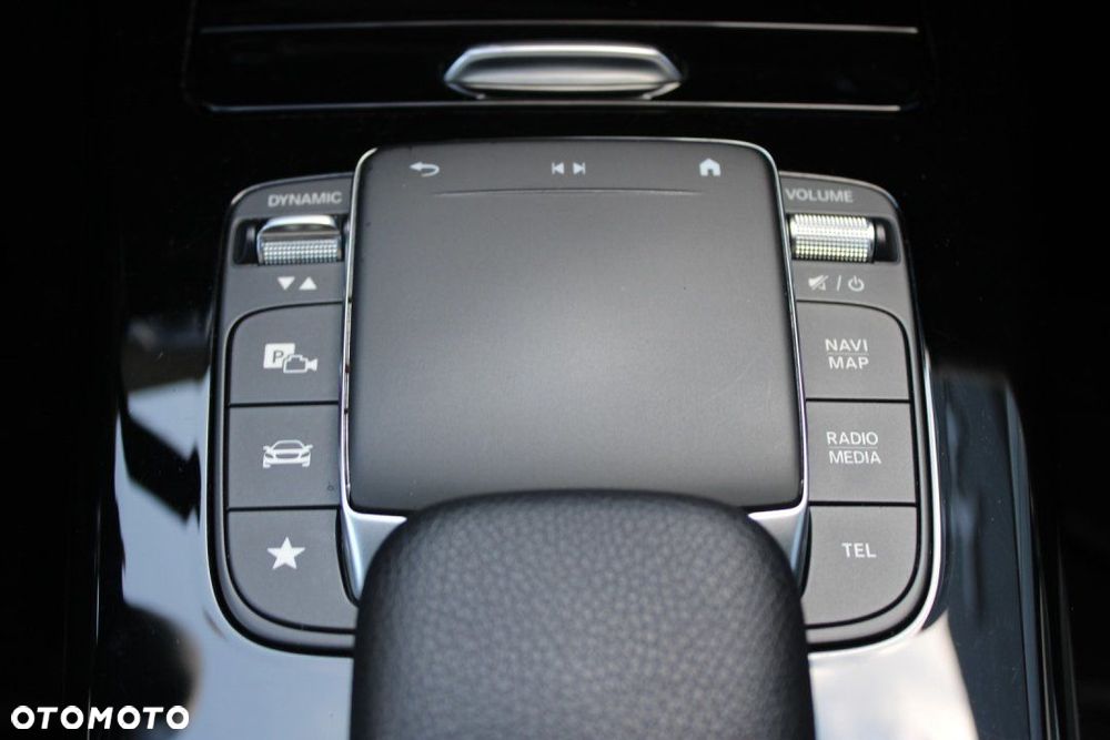 Mercedes-Benz CLA - 32