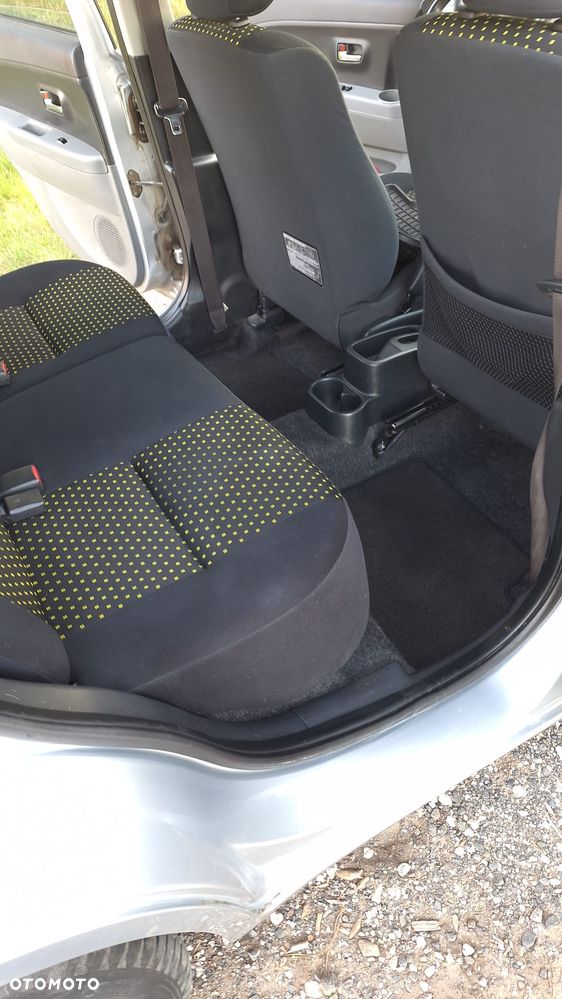 Daihatsu Sirion 1.3 - 16
