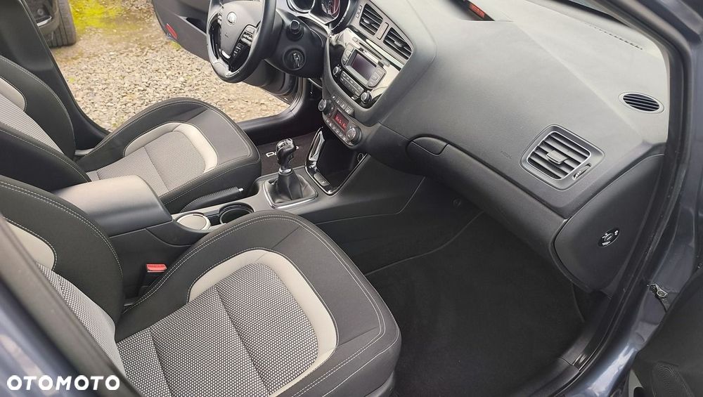 Kia Ceed - 22