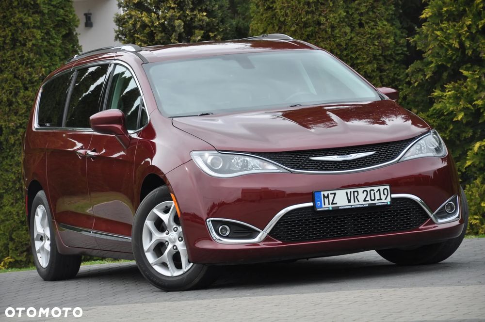 Chrysler Pacifica - 8