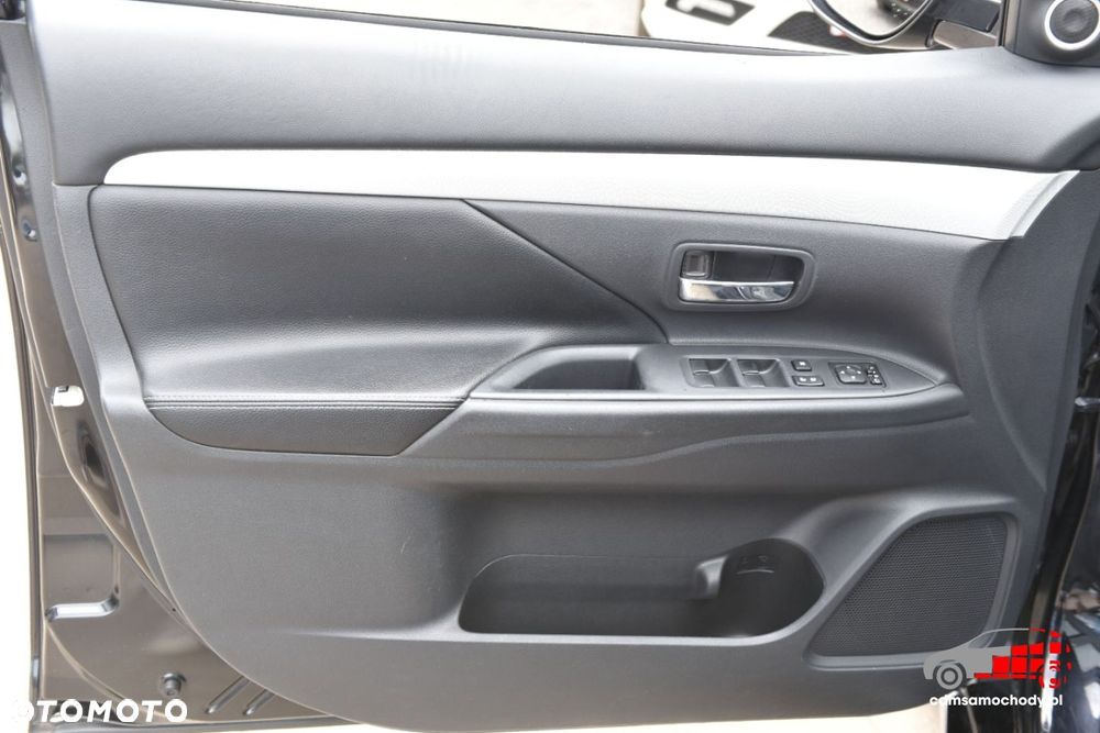 Mitsubishi Outlander - 14