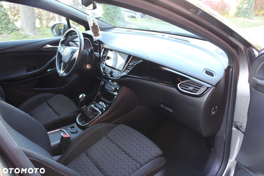 Opel Astra - 16