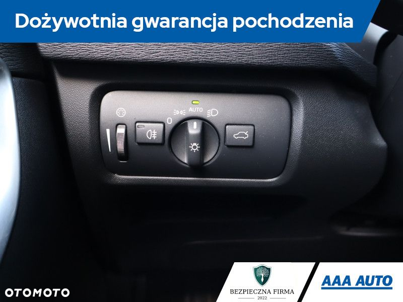 Volvo V40 - 20