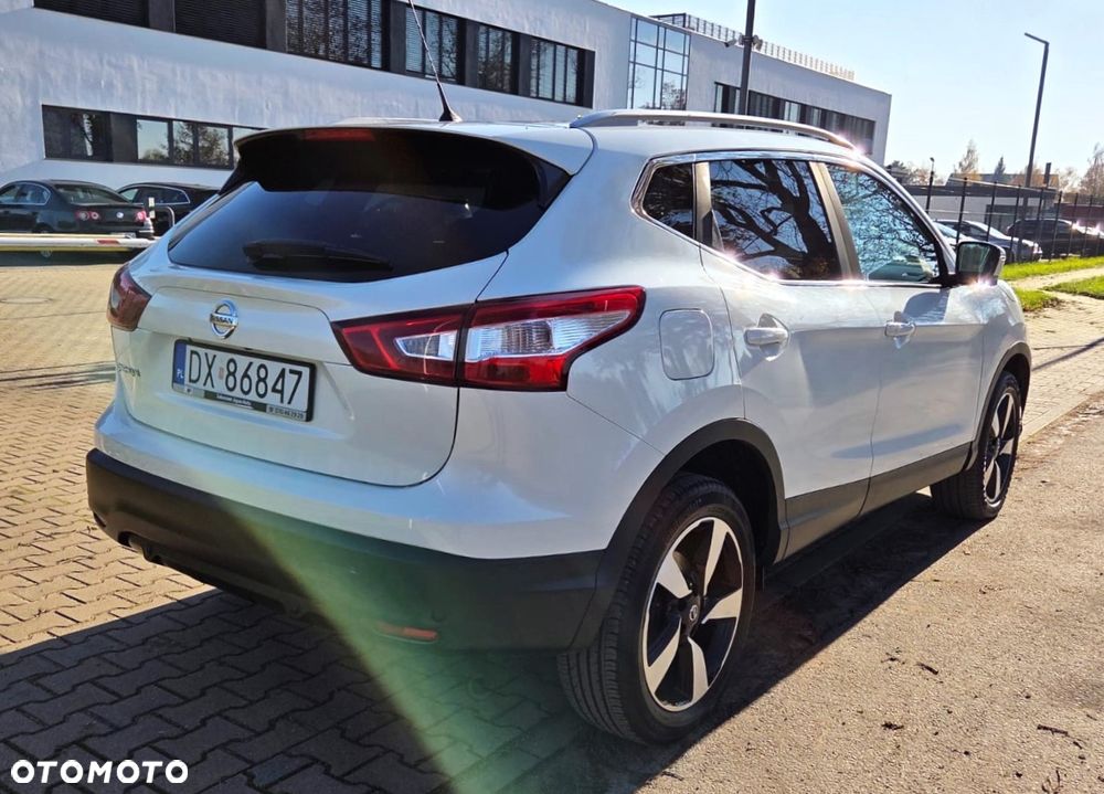 Nissan Qashqai 1.6 DIG-T N-Connecta - 16