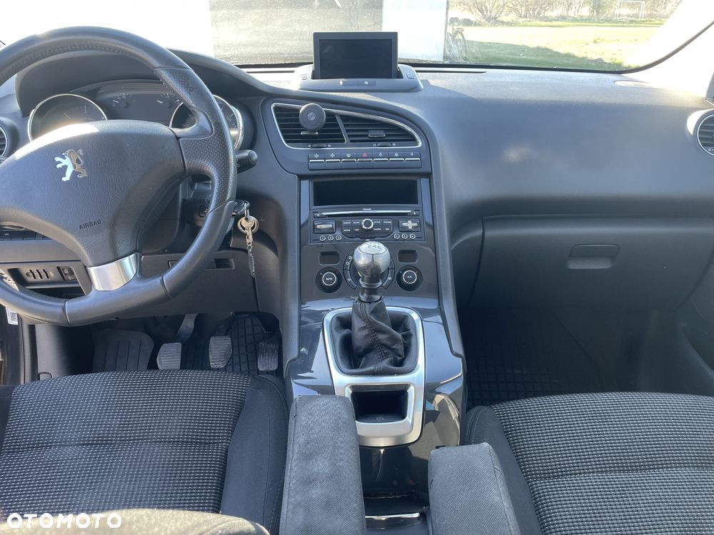 Peugeot 5008 - 11