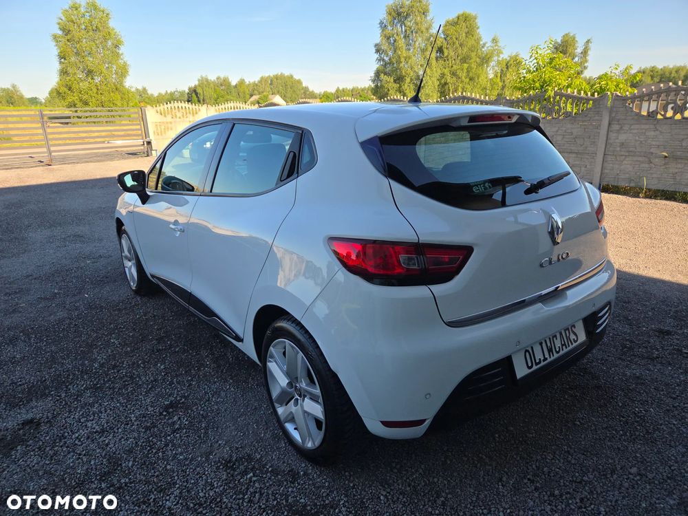 Renault Clio 1.2 16V 75 LIMITED - 12