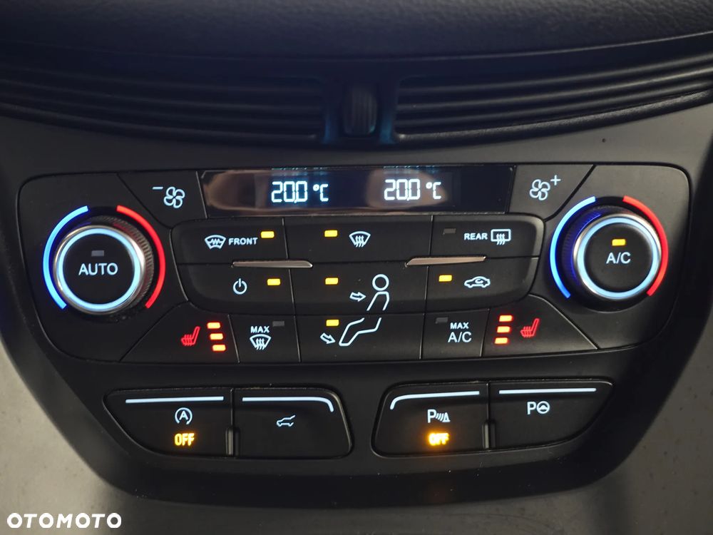 Ford Kuga 2.0 TDCi AWD Titanium - 35