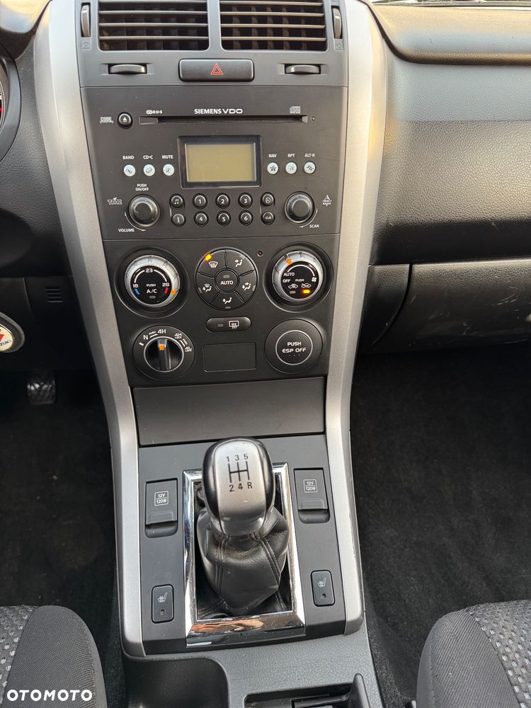 Suzuki Grand Vitara 2.0 Comfort + Family - 9