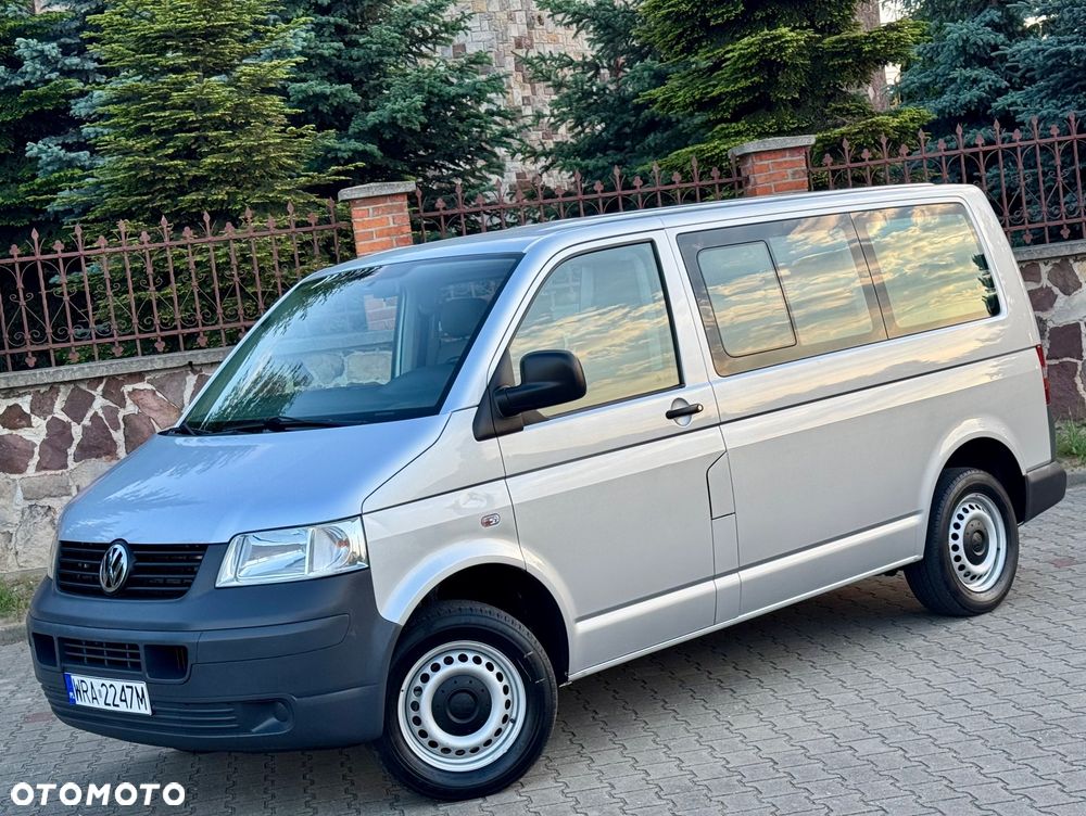 Volkswagen Caravelle - 2