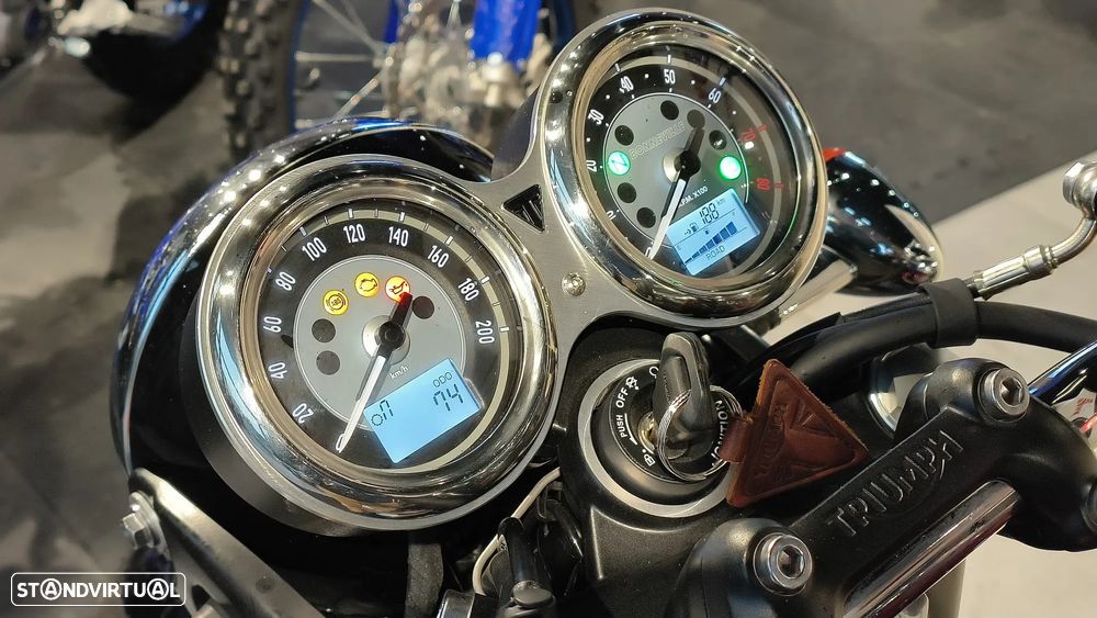 Triumph Bonneville T120 - 11