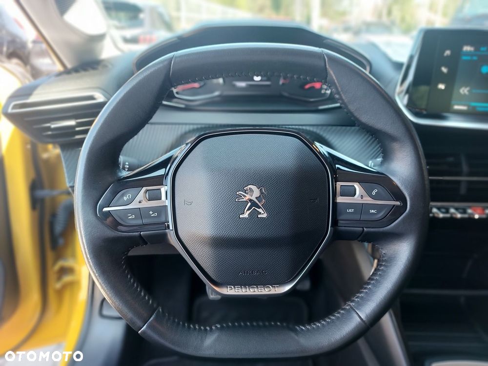 Peugeot 208 - 16