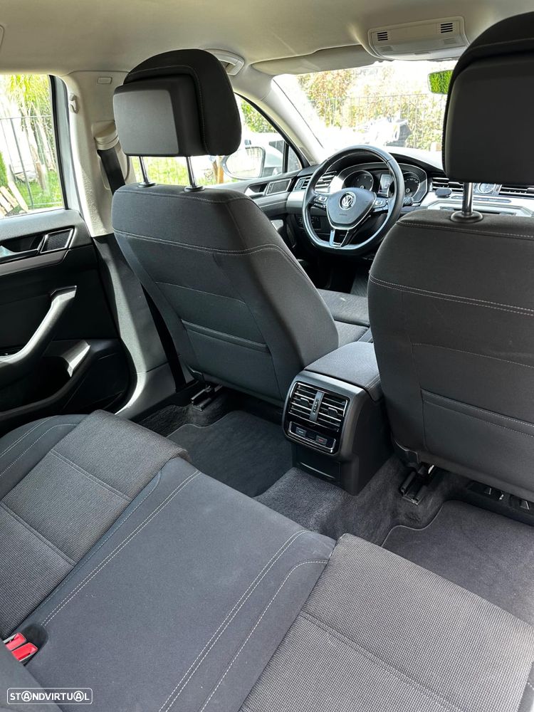 VW Passat Variant 1.6 TDI BlueMotion - 14