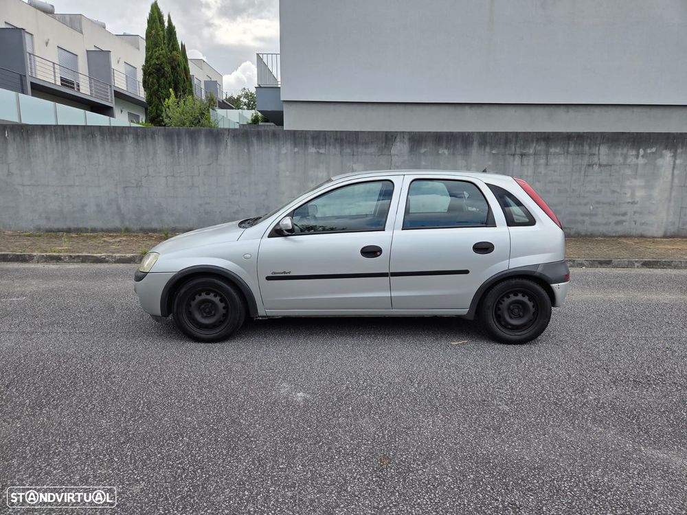 Opel Corsa 1.2 16V Confort - 2