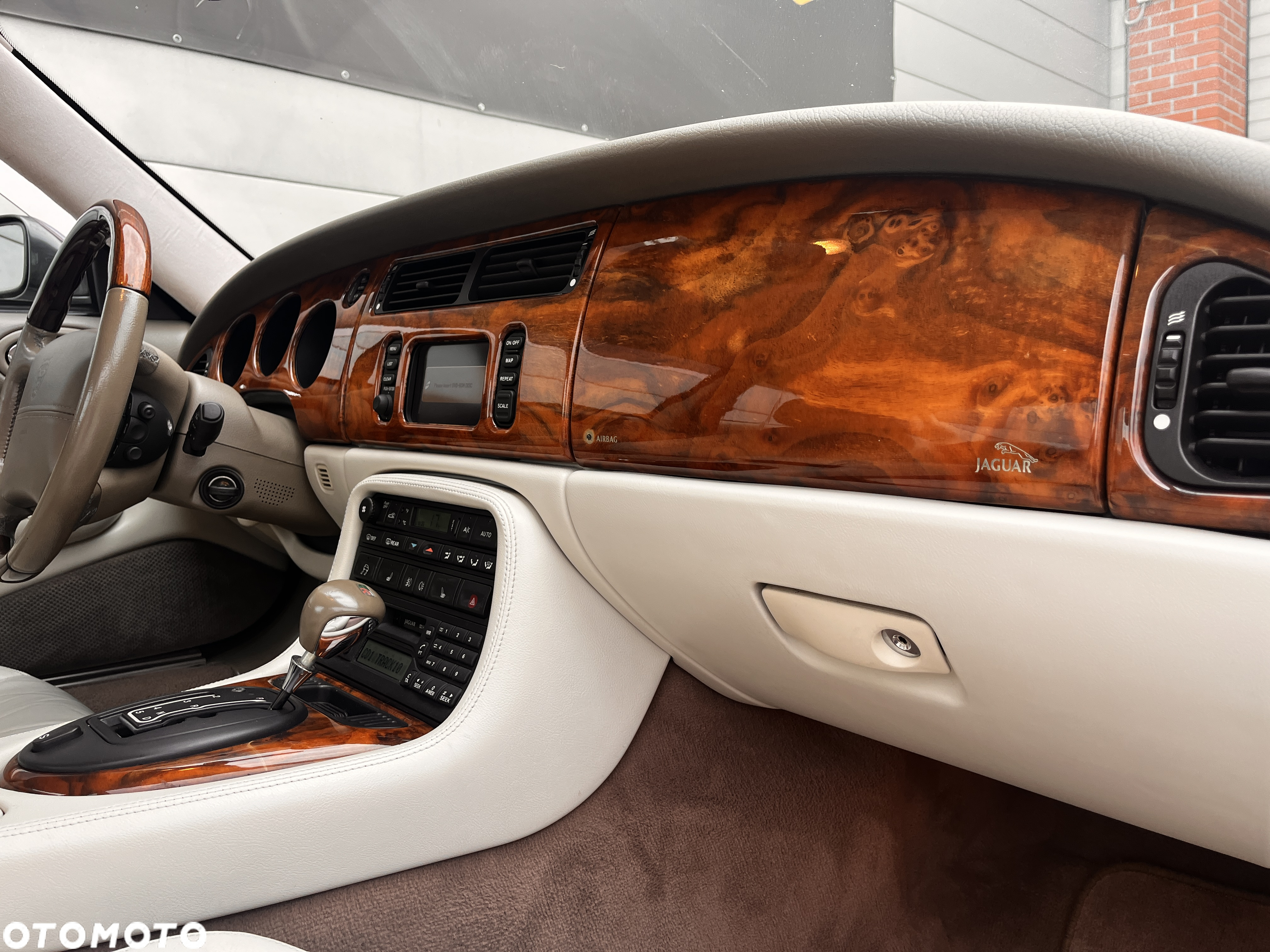 Jaguar XK XKR Coupe - 34