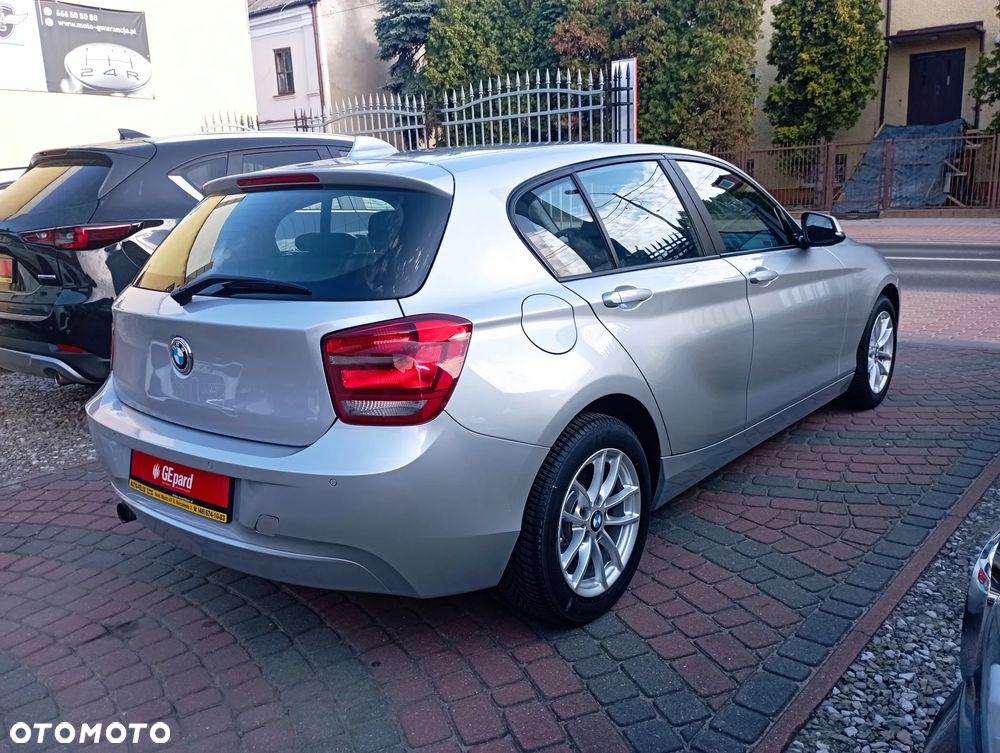 BMW Seria 1 116i - 4