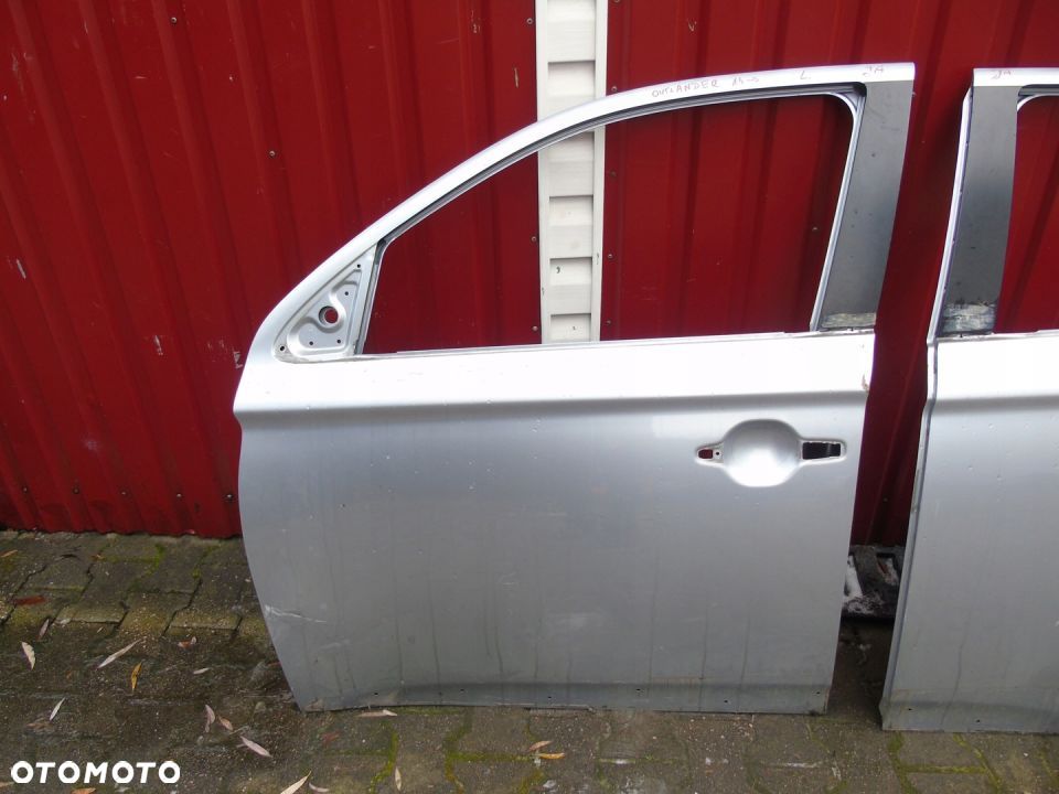 Mitsubishi Outlander drzwi lewe - 2