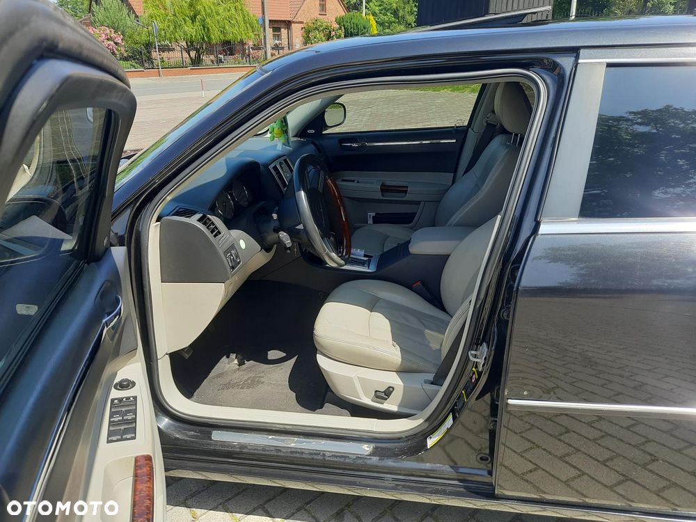 Chrysler 300C 3.0 V6 CRD - 10
