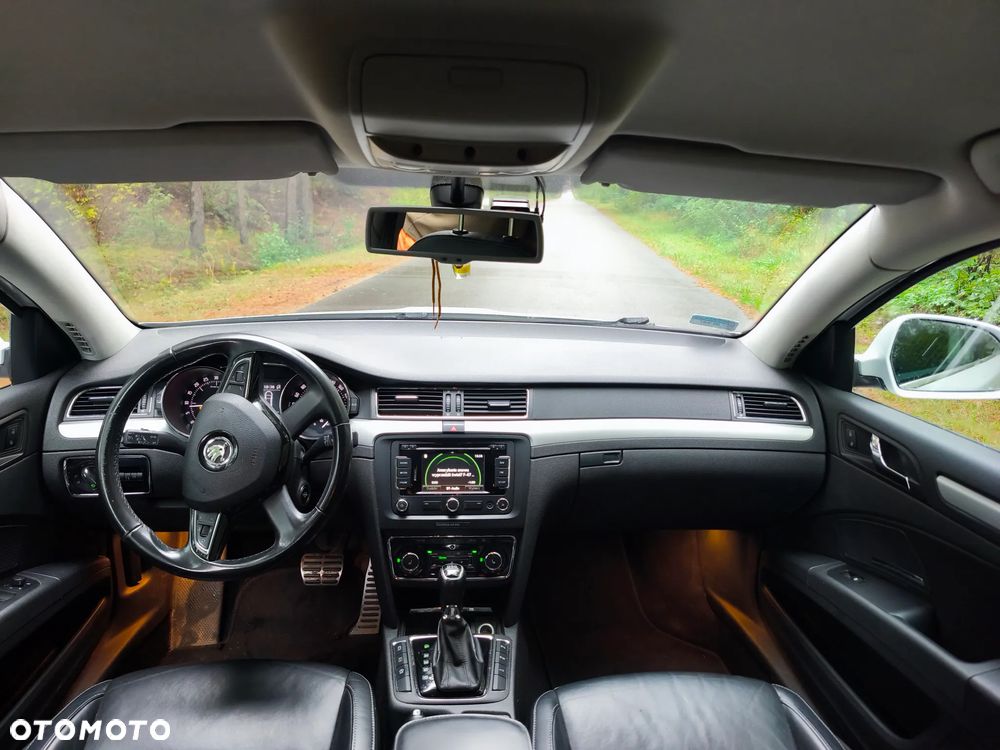 Skoda Superb 2.0 TDI Platinum Outdoor DSG - 17