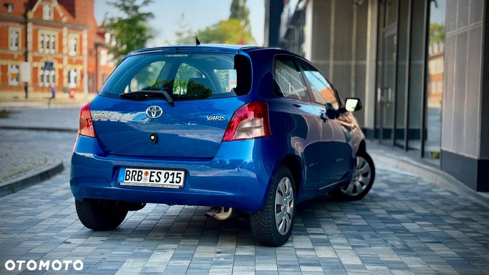 Toyota Yaris 1.3 - 4
