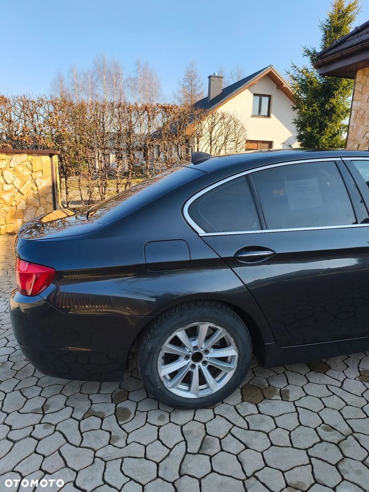 BMW Seria 5 525d xDrive Sport-Aut Luxury Line - 33